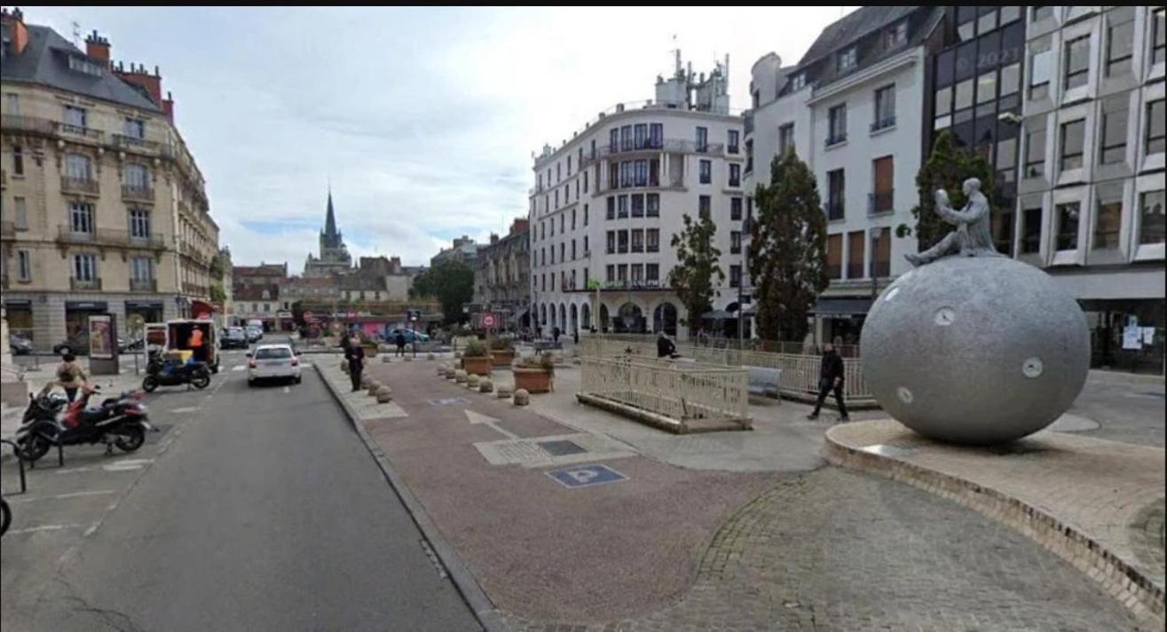 Terrasse Godrans En Plein Coeur De Ville Dijon Luaran gambar